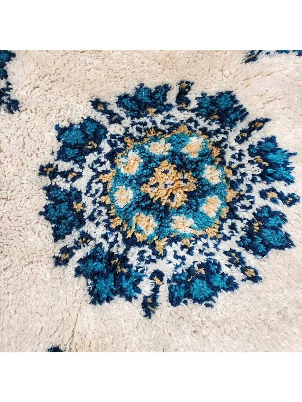 Handmade Vintage Octagonal Floral Area Rug Latch Hook 32 x 36 inches